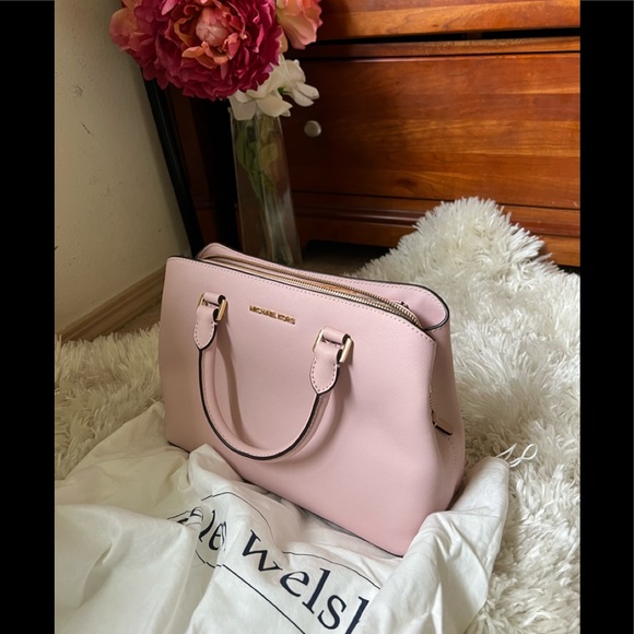 Authentic Michael Kors Adele large satchel - Picture 7 of 8